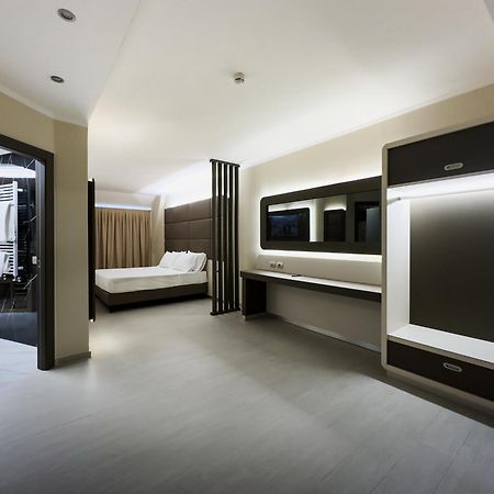 איסרניה Grand Hotel Europa מראה חיצוני תמונה