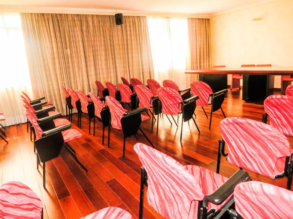 איסרניה Grand Hotel Europa מראה חיצוני תמונה