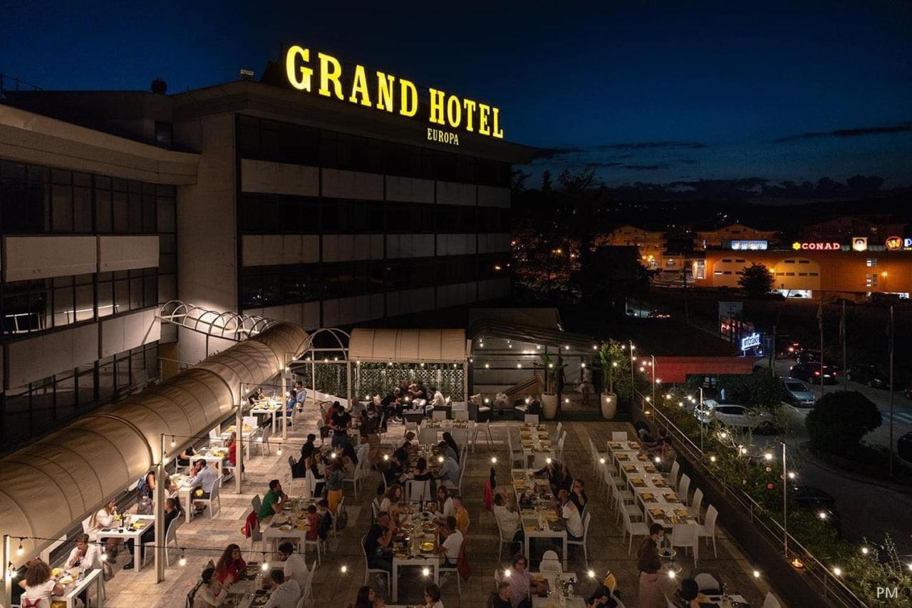 איסרניה Grand Hotel Europa מראה חיצוני תמונה