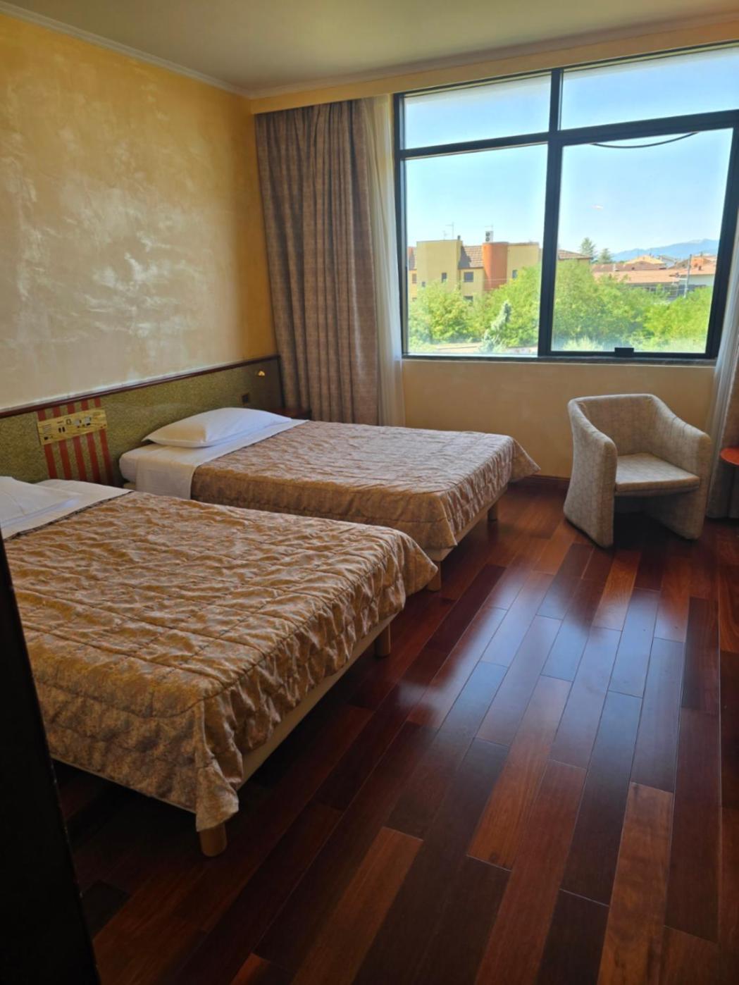 איסרניה Grand Hotel Europa מראה חיצוני תמונה