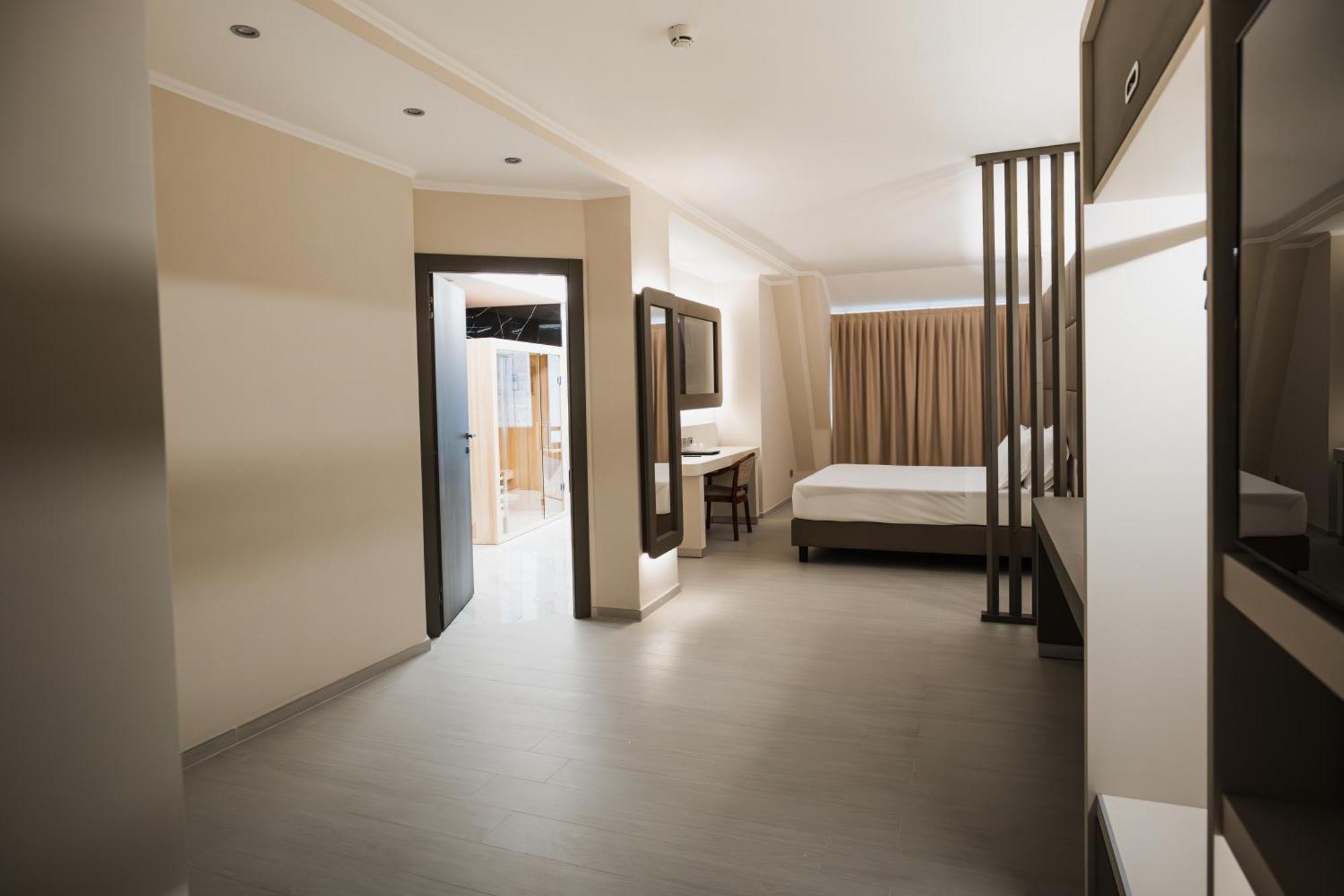 איסרניה Grand Hotel Europa מראה חיצוני תמונה
