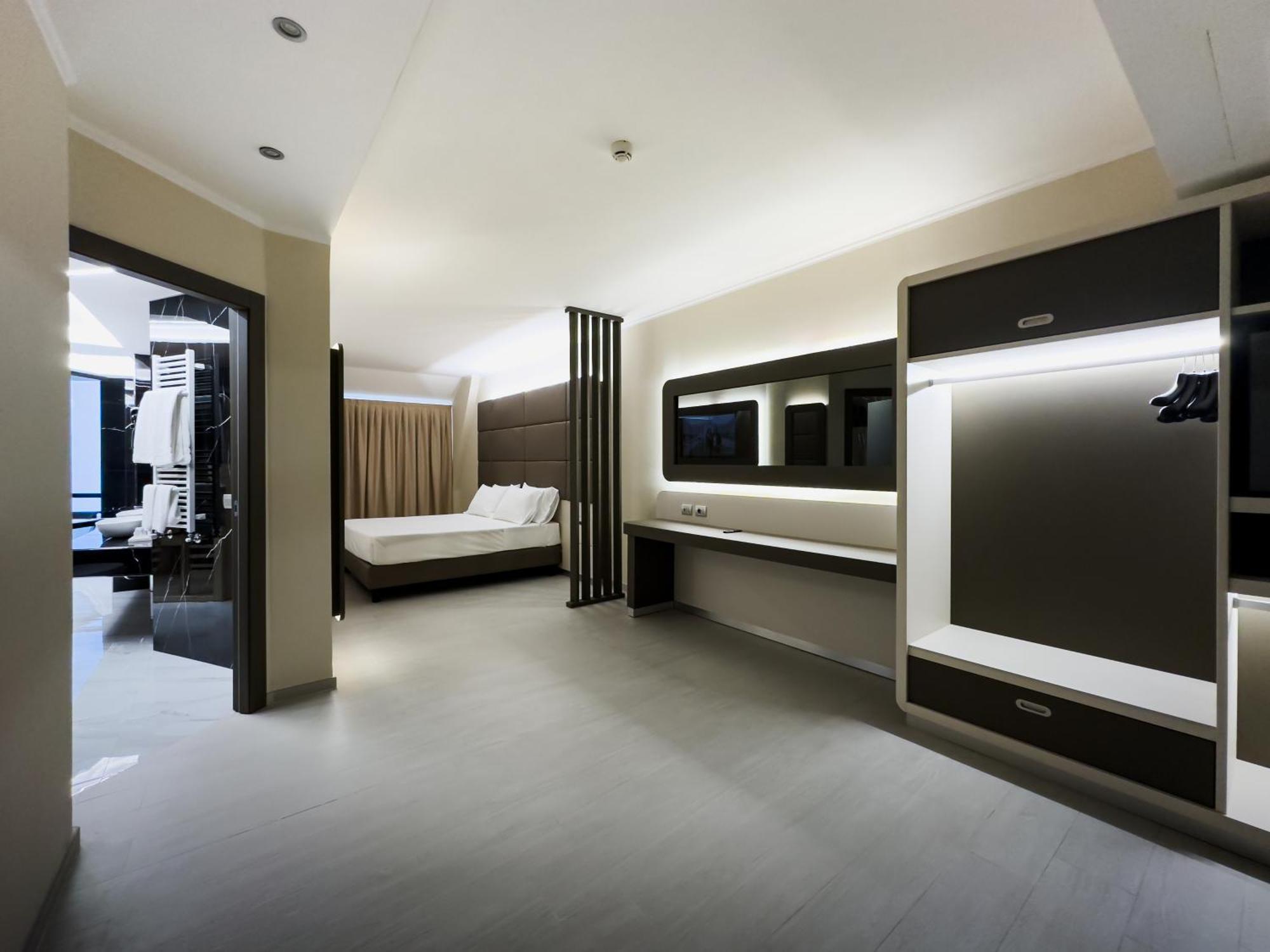 איסרניה Grand Hotel Europa מראה חיצוני תמונה